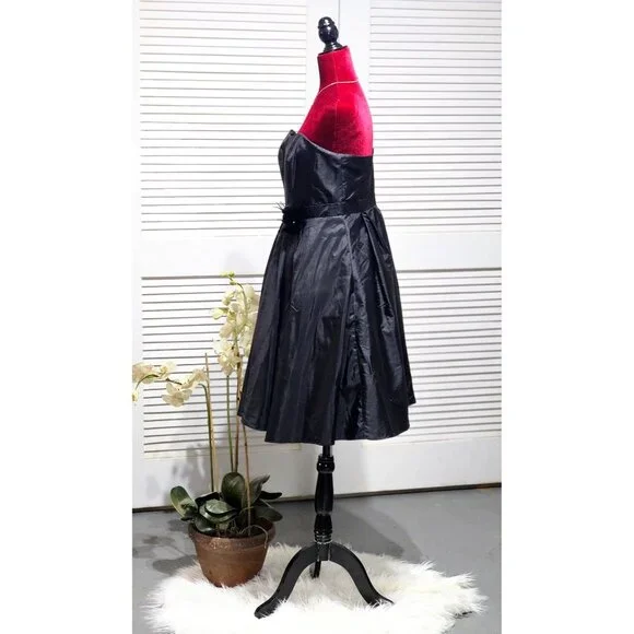 Davids Bridal Women's Black Strapless Taffeta Dress Feather Detail Size 10 369 - Picture 4 of 10